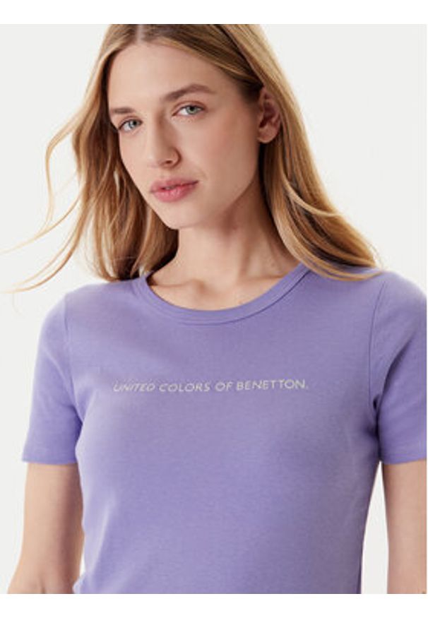 United Colors of Benetton - United Colors Of Benetton T-Shirt 3GA2E16A2 Fioletowy Regular Fit. Kolor: fioletowy. Materiał: bawełna