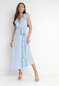 Born2be - Jasnoniebieska Sukienka Mellothee. Okazja: na imprezę. Typ kołnierza: kołnierz z falbankami. Kolor: niebieski. Materiał: materiał. Typ sukienki: kopertowe. Styl: wizytowy, elegancki. Długość: midi #4