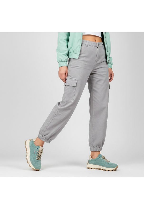 Sneakersy damskie Filippo, skóra naturalna zamszowa klasyczne sznurowanie wygodna sportowa forma elastyczna podeszwa do codziennego użytkowania, ziel. Okazja: na co dzień. Zapięcie: sznurówki. Kolor: zielony. Materiał: zamsz, skóra, jeans. Szerokość cholewki: normalna