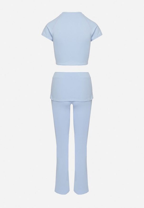 Born2be - Jasnoniebieski Komplet Sportowy Dopasowany T-shirt i Wywijane Spodnie Dzwony Silenira. Kolor: niebieski. Materiał: jeans, materiał