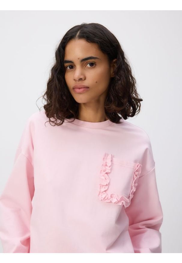 Reserved - Longsleeve z kieszonką - pastelowy róż. Kolor: różowy. Materiał: dzianina, bawełna. Długość rękawa: długi rękaw