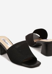 Born2be - Czarne Klapki na Słupku z Szydełkową Cholewką Idalana. Okazja: na co dzień, na spacer. Kolor: czarny. Materiał: jeans. Obcas: na słupku. Styl: casual, elegancki. Wysokość obcasa: średni #6