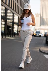 LEKKIE SPODNIE JOGGERS PIASKOWE XL - Flawless. Materiał: dresówka, bawełna, materiał, skóra. Długość: długie. Styl: sportowy, klasyczny, elegancki