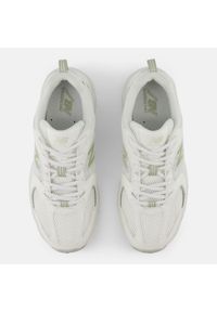 New Balance 530 U530CSC Sneakersy unisex. Okazja: na co dzień. Kolor: kremowy. Materiał: materiał. Szerokość cholewki: normalna. Sezon: lato #3