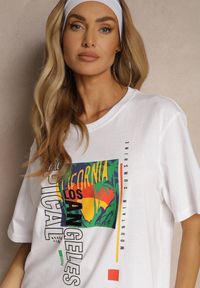 Renee - Biała Koszulka T-shirt z Bawełny Zdobiona Oryginalnym Nadrukiem Savindrae. Okazja: na co dzień. Kolor: biały. Materiał: bawełna. Wzór: aplikacja, nadruk. Styl: klasyczny, elegancki, casual