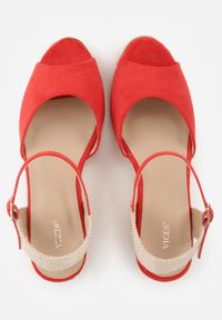 Renee - Czerwone Boho Sandały VICES na Koturnie Zdobionym Plecionką Hiseise. Okazja: na spacer. Kolor: czerwony. Wzór: aplikacja. Sezon: lato. Obcas: na koturnie. Styl: boho #8