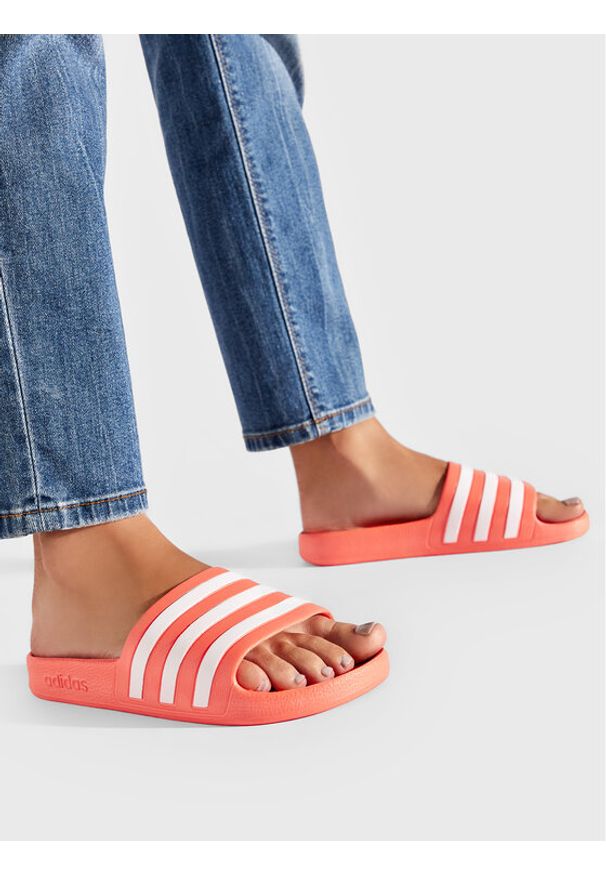 Adidas - adidas Klapki Adilette Aqua GZ5235 Pomarańczowy. Kolor: pomarańczowy. Materiał: syntetyk