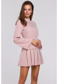 Sukienki.shop - Elegancka sukienka mini z kontrafałdami różowa. Typ kołnierza: kołnierzyk stójkowy. Kolor: czerwony, różowy. Sezon: lato. Typ sukienki: rozkloszowane. Styl: elegancki. Długość: mini #1