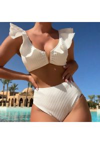 Intica - Dwuczęściowy strój kąpielowy z falbaną na ramiączkach Shtelijana. Kolor: biały. Materiał: materiał #1