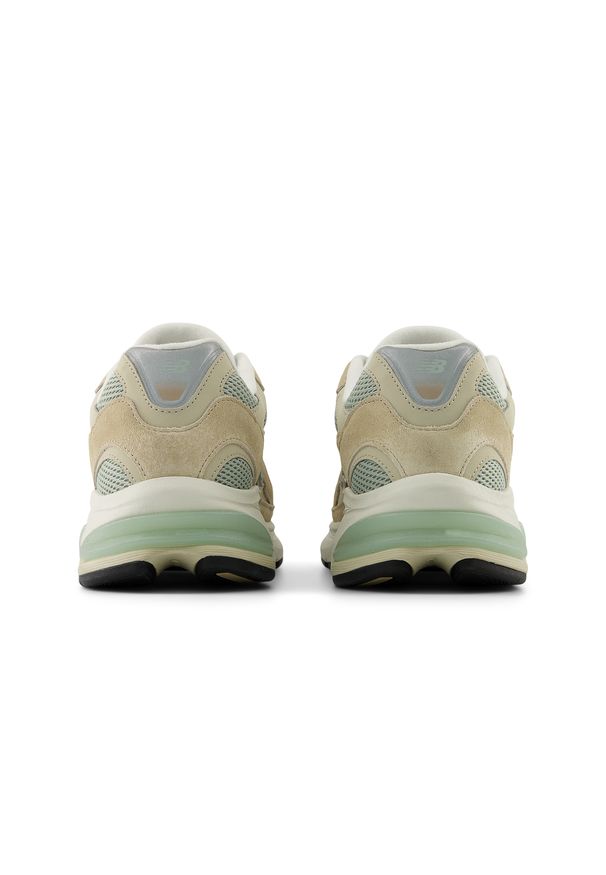 Buty unisex New Balance ABZORB U2010281 – beżowe. Kolor: beżowy. Materiał: zamsz, guma. Szerokość cholewki: normalna. Sezon: lato. Sport: bieganie