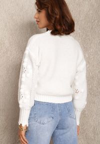 Renee - Biały Sweter Callomela. Kolor: biały. Materiał: jeans. Długość rękawa: długi rękaw. Długość: długie. Sezon: jesień, zima. Styl: klasyczny #5