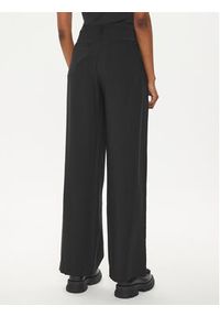 Calvin Klein Jeans Spodnie materiałowe J20J223917 Czarny Relaxed Fit. Kolor: czarny. Materiał: wiskoza #3