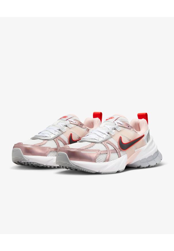 Buty do biegania damskie Nike V2K Run. Kolor: różowy. Sport: bieganie