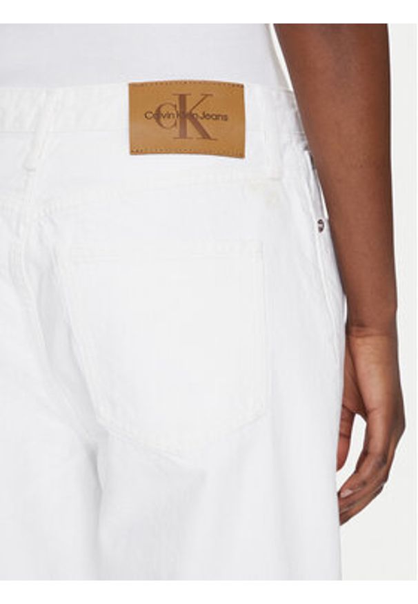 Calvin Klein Jeans Jeansy 90's J20J225131 Biały Loose Fit. Kolor: biały