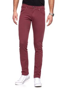 Wrangler - WRANGLER SPODNIE MĘSKIE LARSTON CORDOVAN RED W18SHD13G. Materiał: materiał #7