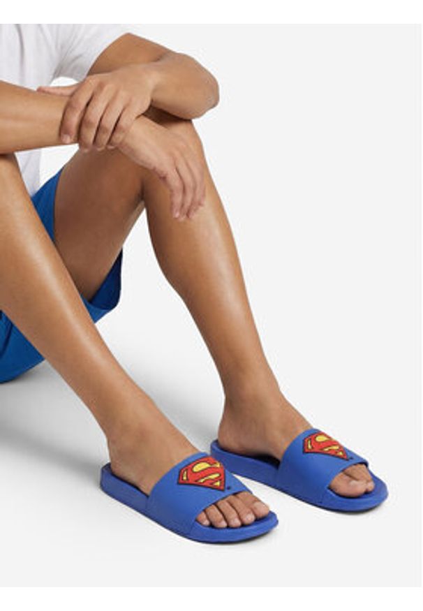 Superman Klapki CEO-SS26-228WBSUM Niebieski. Kolor: niebieski. Materiał: syntetyk. Wzór: motyw z bajki