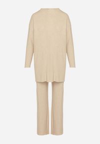 Born2be - Beżowy Dzianinowy Komplet z Bawełną Długi Sweter i Szerokie Spodnie z Tłoczeniem Otida. Kolor: beżowy. Materiał: dzianina, bawełna #6