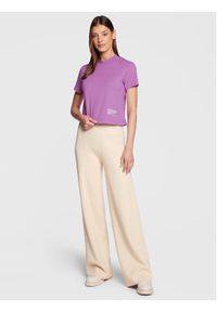Calvin Klein Jeans T-Shirt J20J220276 Fioletowy Regular Fit. Kolor: fioletowy. Materiał: bawełna #5