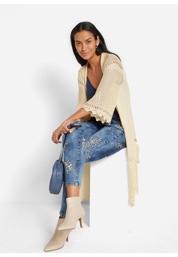 bonprix - Dżinsy slim fit z kwiatowym haftem. Kolor: niebieski. Wzór: haft, kwiaty. Styl: elegancki