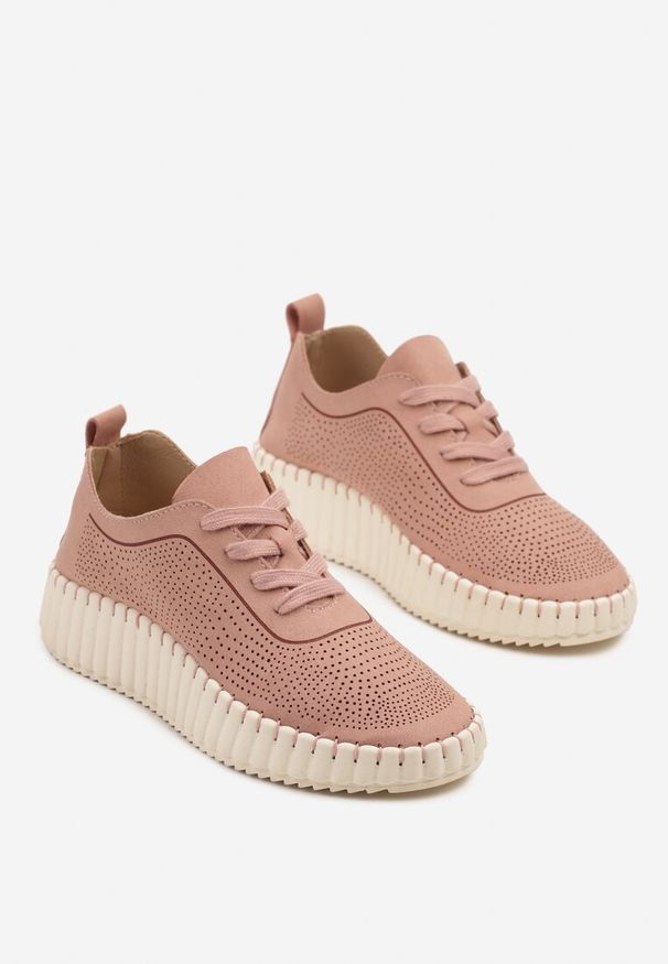 Born2be - Różowe Ażurowe Sneakersy na Grubej Podeszwie z Tłoczeniem Ronele. Okazja: na co dzień. Kolor: różowy. Wzór: ażurowy