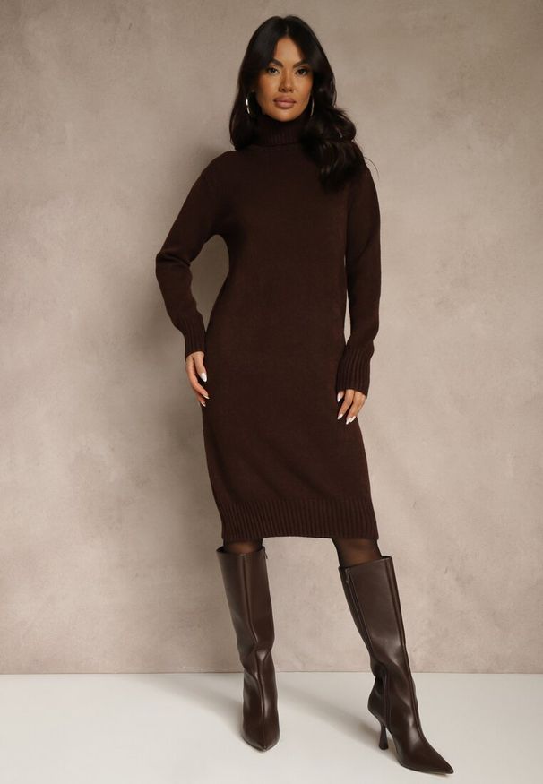 Renee - Brązowa Sweterkowa Sukienka z Bawełną i Golfem Reinaria. Okazja: na co dzień. Typ kołnierza: golf. Kolor: brązowy. Materiał: bawełna. Styl: casual