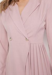 Born2be - Różowa Rozkloszowana Sukienka Mini z Kopertową Górą i Plisami na Dole Lontasa. Kolor: różowy. Typ sukienki: kopertowe. Styl: elegancki. Długość: mini #5