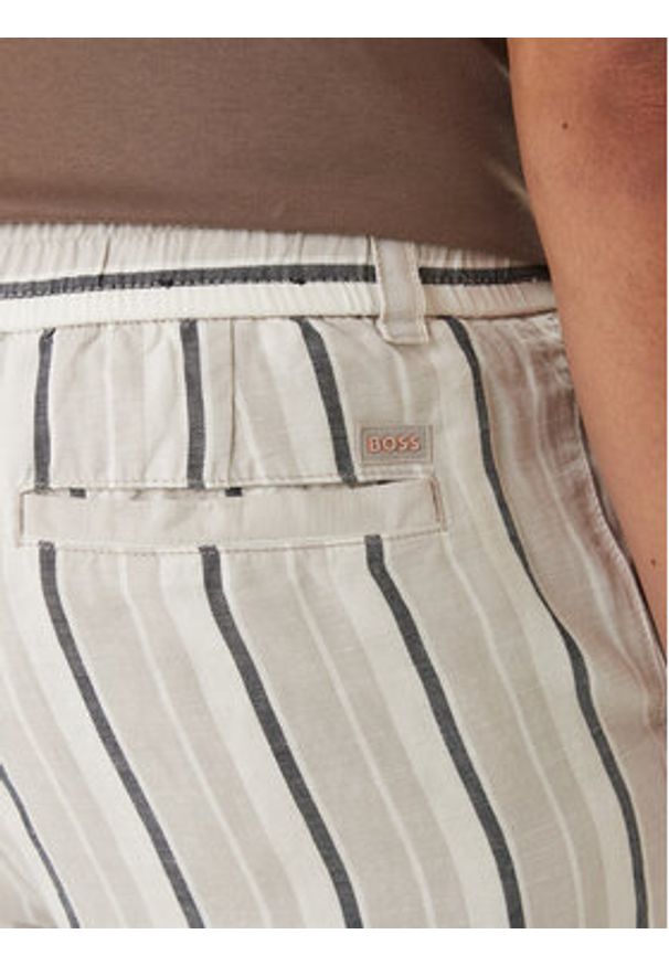 BOSS Szorty materiałowe 50561129 Beżowy Regular Fit. Kolor: beżowy. Materiał: bawełna