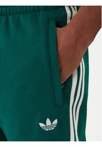 Adidas - adidas Spodnie dresowe 3-Stripes KE3559 Zielony Slim Fit. Kolor: zielony. Materiał: bawełna #3