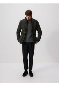 Reserved - Pikowana kurtka ze stójką - ciemnozielony. Typ kołnierza: kołnierzyk stójkowy. Kolor: zielony. Materiał: tkanina