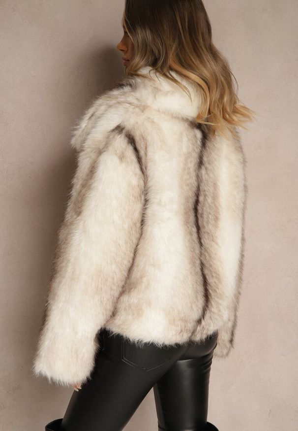 Renee - Beżowo-Biała Futrzana Kurtka z Efektowym Kołnierzem Tulesea. Okazja: na co dzień. Kolor: beżowy. Materiał: futro. Styl: casual, elegancki