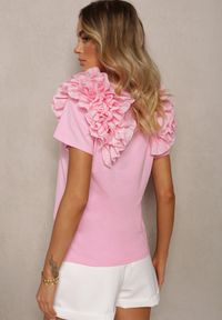 Renee - Różowy T-shirt z Bawełny Ozdobiony Bufiastymi Falbankami Kandrra. Typ kołnierza: kołnierz z falbankami. Kolor: różowy. Materiał: bawełna. Wzór: aplikacja #3