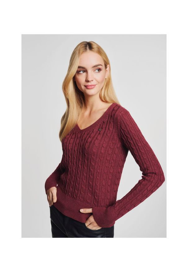 Ochnik - Bordowy sweter dekolt V damski. Kolor: czerwony. Materiał: bawełna. Długość: długie. Wzór: ze splotem. Sezon: zima