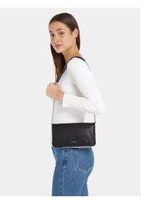 Calvin Klein Torebka Puffed Crossbody Sm K60K611070 Czarny. Kolor: czarny