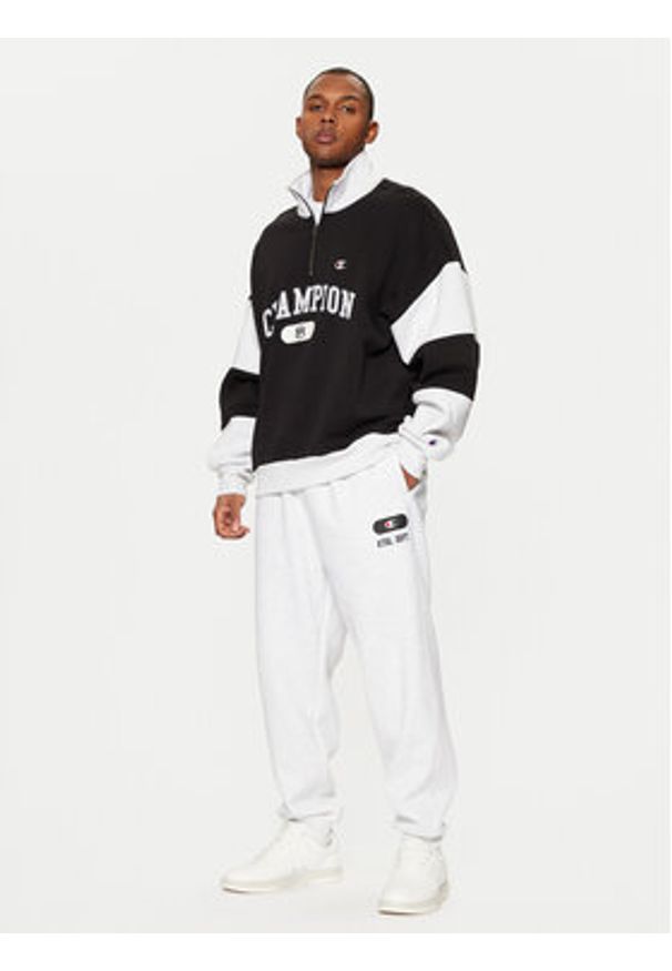 Champion Bluza 220435 Czarny Regular Fit. Kolor: czarny. Materiał: bawełna