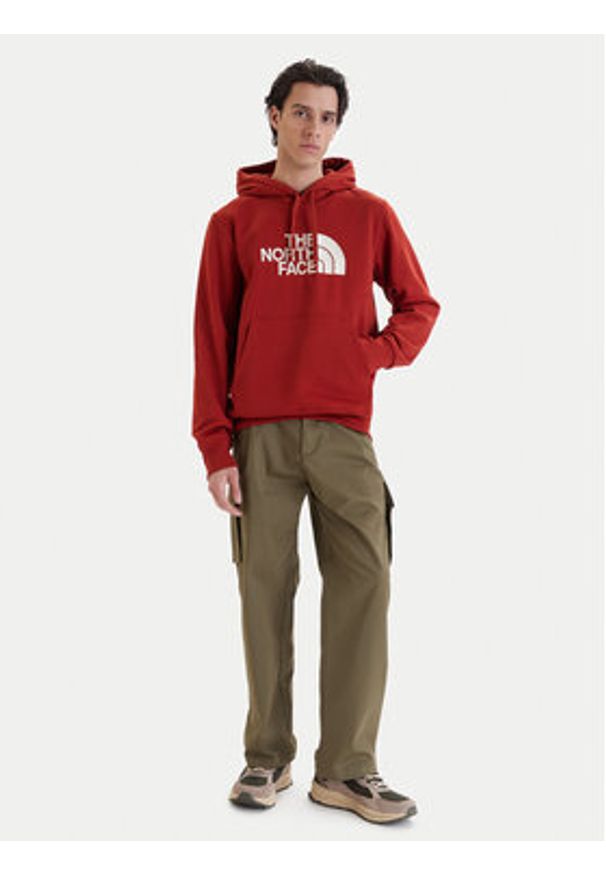 The North Face Bluza Drew Peak NF0A89EM Czerwony ciemny Regular Fit. Kolor: czerwony. Materiał: bawełna