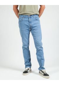 Wrangler - WRANGLER GREENSBORO MĘSKIE SPODNIE JEANSOWE LIGHTHOUSE W15QHNR20