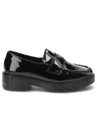 Czarne Mokasyny Filippo Eleganckie Skórzane Buty Damskie. Okazja: na co dzień. Zapięcie: bez zapięcia. Kolor: czarny. Materiał: lakier, skóra ekologiczna. Szerokość cholewki: normalna. Obcas: na obcasie. Styl: elegancki. Wysokość obcasa: niski #6