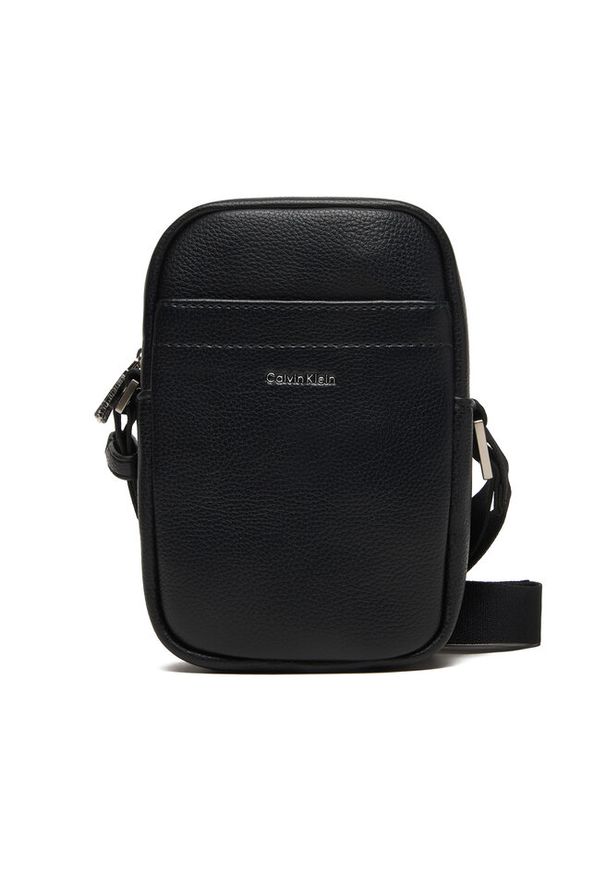 Saszetka Calvin Klein. Kolor: czarny