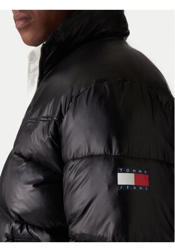 Tommy Jeans Kurtka zimowa Western DM0DM22286 Czarny Regular Fit. Kolor: czarny. Materiał: syntetyk. Sezon: zima