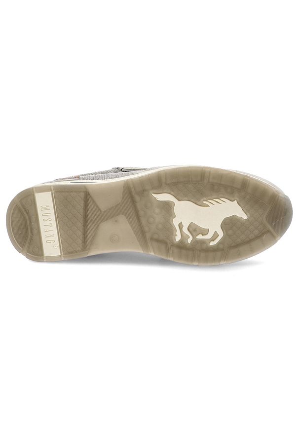 Szare Sneakersy Mustang Modne Obuwie Męskie. Okazja: na co dzień, na spacer. Zapięcie: sznurówki. Kolor: szary. Materiał: jeans, materiał, skóra ekologiczna. Styl: klasyczny, sportowy, casual, street, elegancki