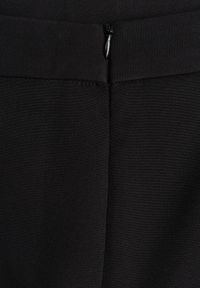 Born2be - Czarna Gładka Spódnica VICES o Ołówkowym Kroju Abilura. Okazja: na spotkanie biznesowe, do pracy, na komunię. Kolor: czarny. Wzór: gładki. Styl: biznesowy #7