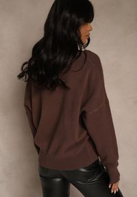 Renee - Brązowy Klasyczny Sweter z Wiskozą i Kaszmirem Marirra. Okazja: na co dzień, do pracy. Typ kołnierza: dekolt w serek. Kolor: brązowy. Materiał: wiskoza, kaszmir. Styl: klasyczny #5