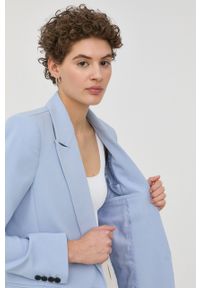 Bruuns Bazaar marynarka kolor niebieski jednorzędowa gładka. Okazja: na co dzień. Kolor: niebieski. Materiał: włókno, wiskoza, materiał. Wzór: gładki. Styl: casual, klasyczny #6