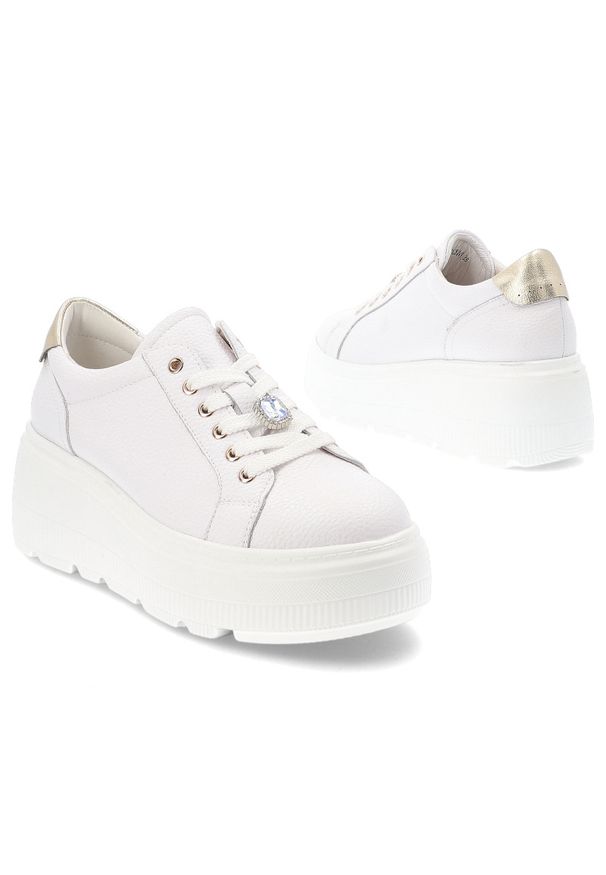 Białe Sneakersy Cambell Stylowe Obuwie Damskie Na Platformie. Okazja: na co dzień. Zapięcie: sznurówki. Kolor: biały. Materiał: skóra. Obcas: na platformie. Styl: elegancki