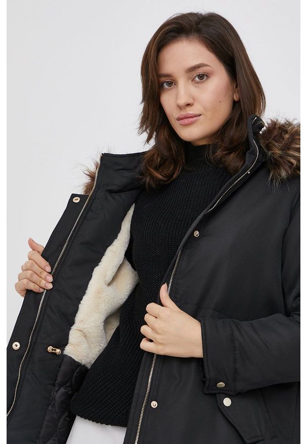 only - Only Parka damska kolor czarny przejściowa. Kolor: czarny. Materiał: materiał, futro. Wzór: gładki
