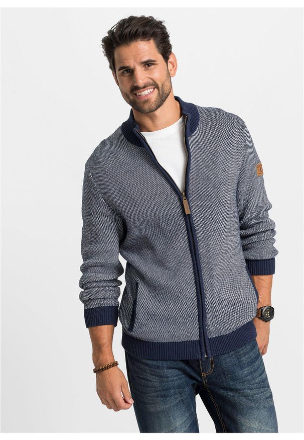 bonprix - Gruby kardigan ze stójką, z czystej bawełny. Typ kołnierza: kołnierzyk stójkowy. Kolor: niebieski. Materiał: bawełna. Wzór: jednolity. Styl: elegancki