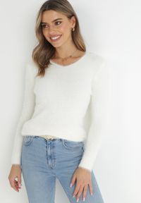 Born2be - Biały Sweter Wełniany Panaris. Typ kołnierza: dekolt w serek. Kolekcja: plus size. Kolor: biały. Materiał: wełna. Styl: klasyczny