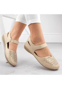 Sandały damskie komfortowe pełne ażurowe beżowe eVento 7253 beżowy. Kolor: beżowy. Wzór: ażurowy