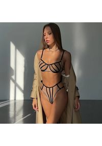 Intica - Komplet bielizny z delikatnymi detalami na romantyczne chwile Oliga. Kolor: czarny. Materiał: materiał #9