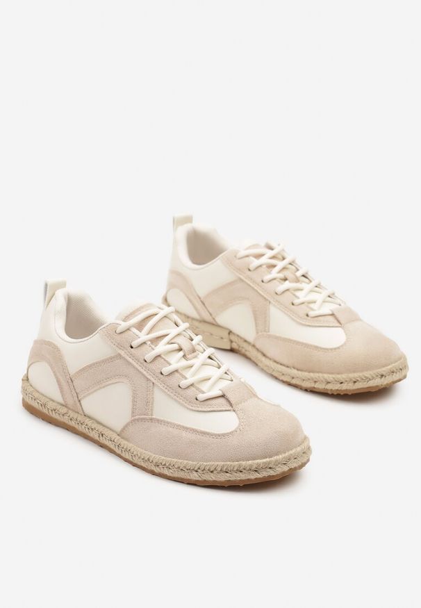 Renee - Beżowe Sneakersy Kultowe Tenisówki z Podeszwą Zdobioną Plecionką Zarorella. Okazja: na co dzień. Kolor: beżowy. Materiał: jeans. Wzór: aplikacja
